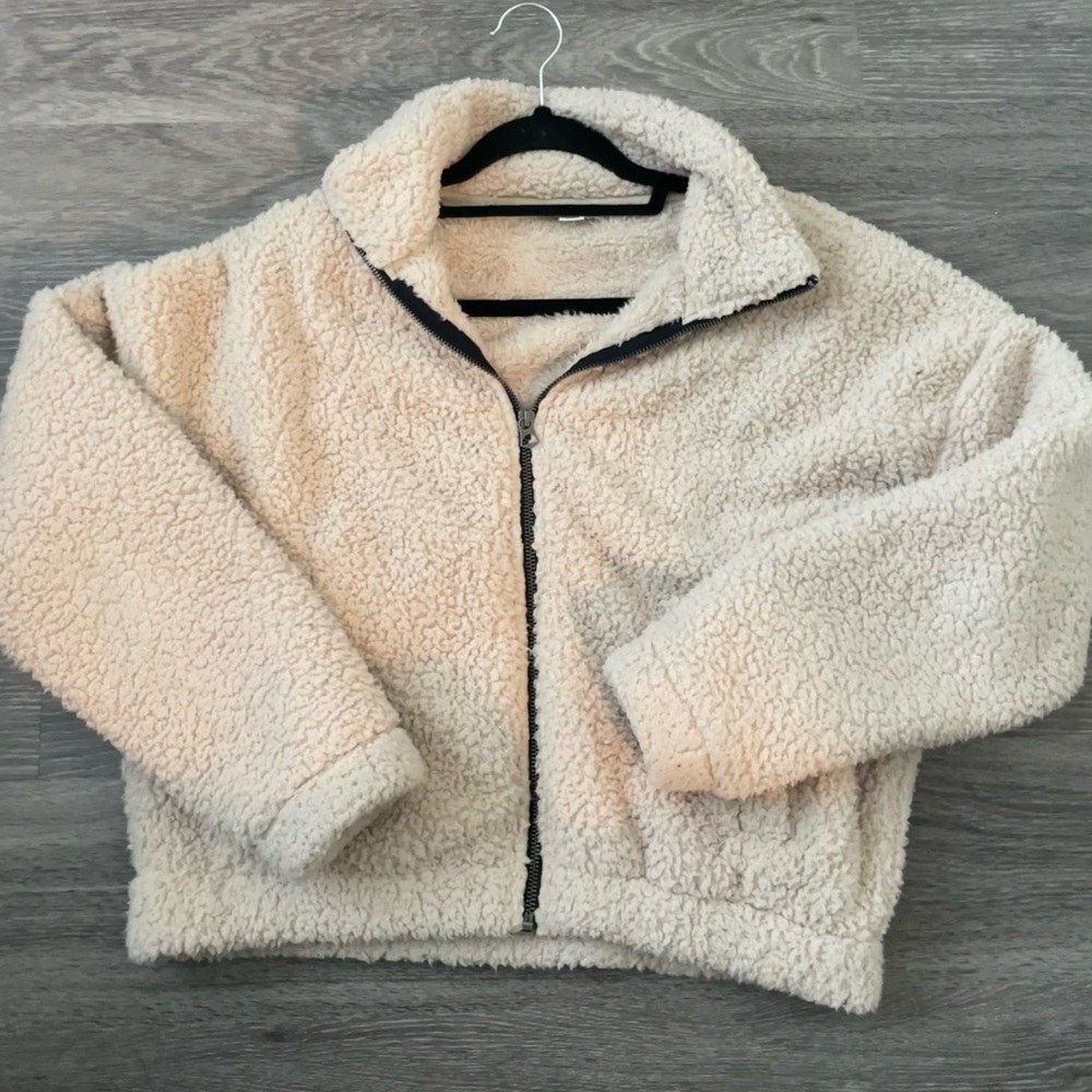 Small American Eagle Cropped Sherpa Jacket